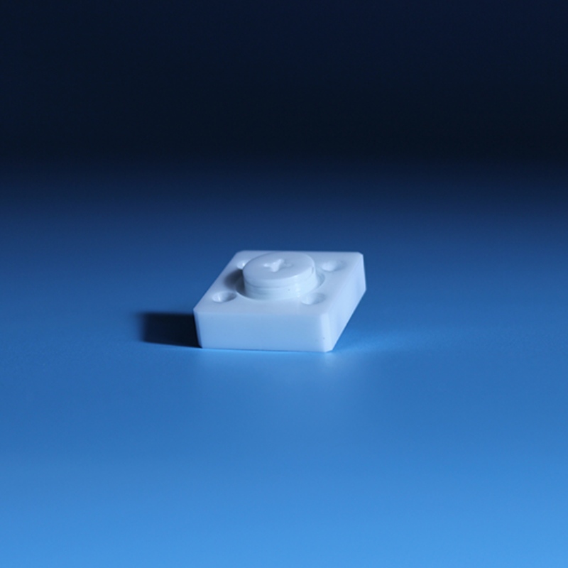 Wat is het verschil tussen de eigenschappen van zirkonia keramiek en alumina keramiek?